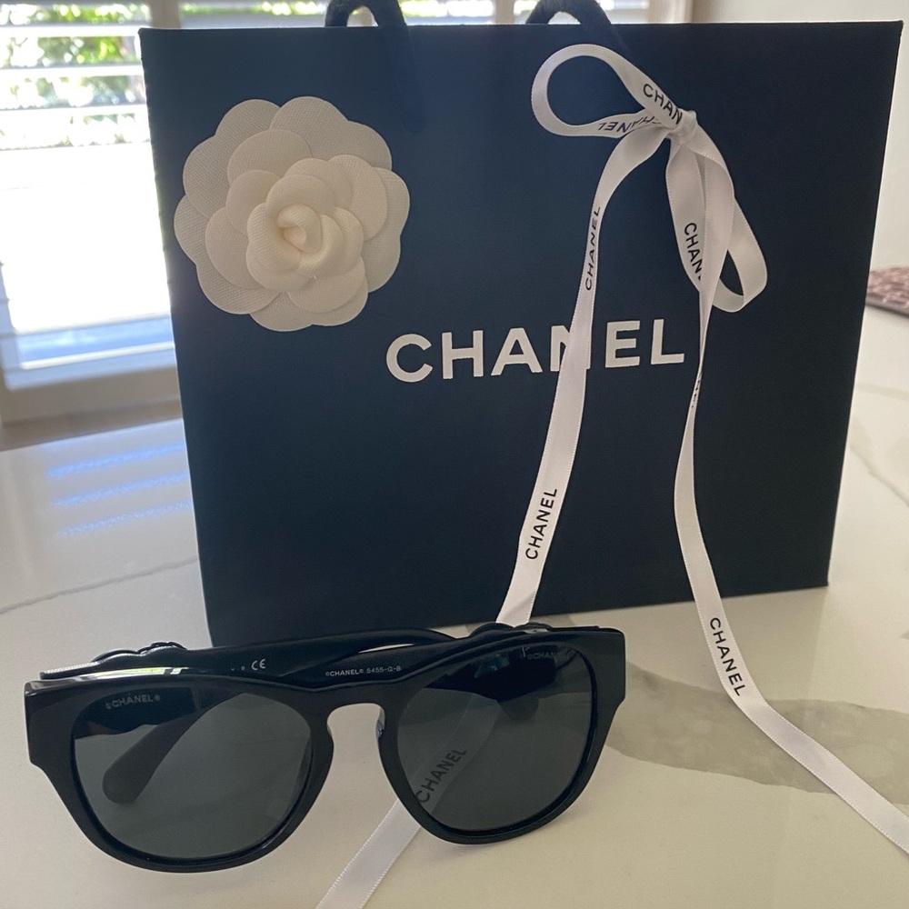 AUTHENTIC Chanel Rectangle Sunglasses 🖤